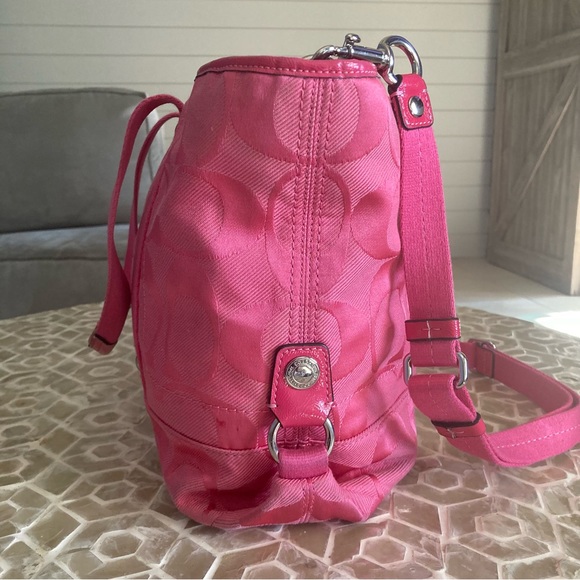 Coach Kyra Daisy Signature Tote in ‘Hibiscus’ - Picture 5 of 14